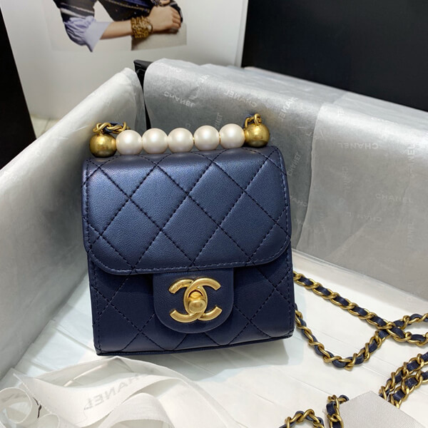 シャネルコピー パールが超エレ女最新作チェーンクラッチ